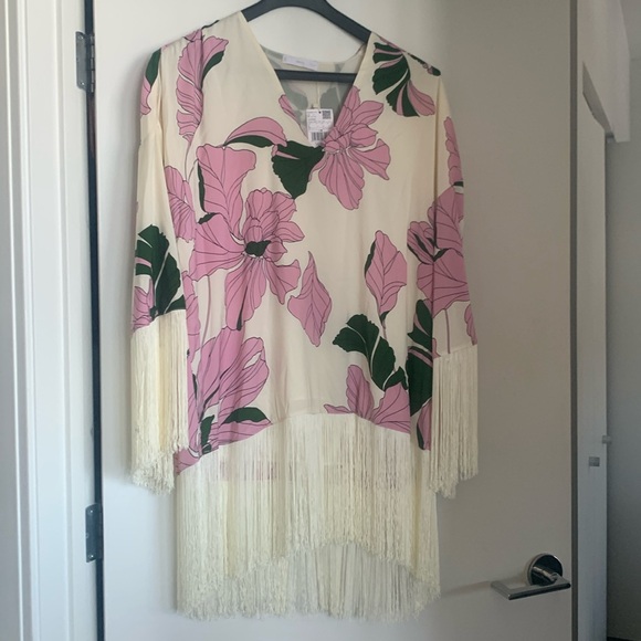 NWT Floral tunic with fringe detail - Picture 2 of 5